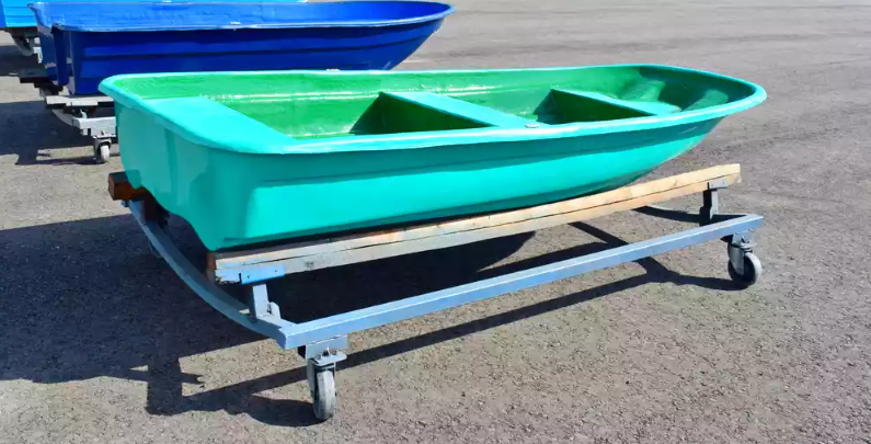 Стеклопластиковая лодка Старт (тримаран) в Нальчике