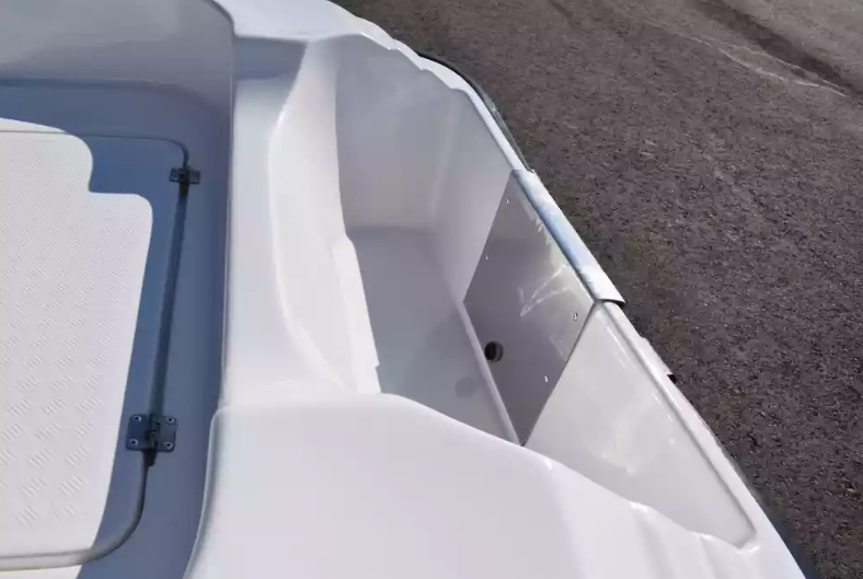 Стеклопластиковая лодка Пингвин (тримаран) в Нальчике