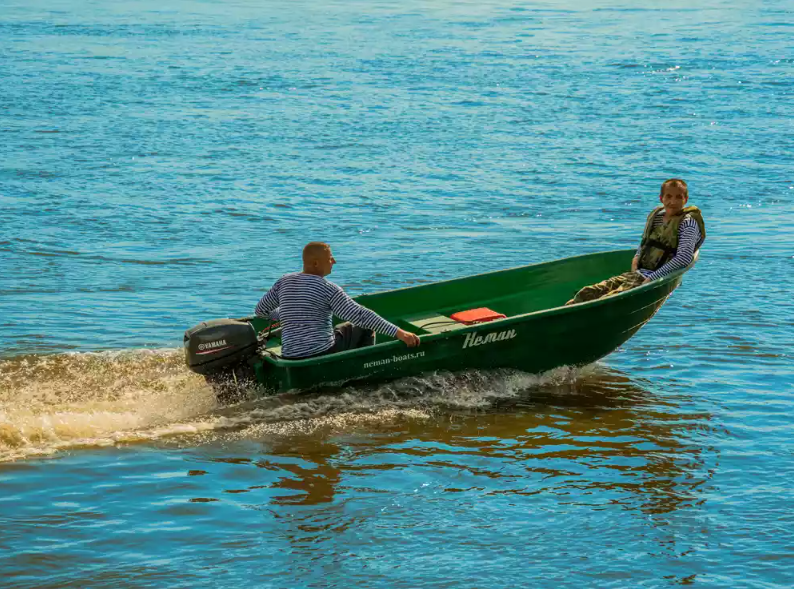 Стеклопластиковая лодка Neman-340 (тримаран) в Нальчике