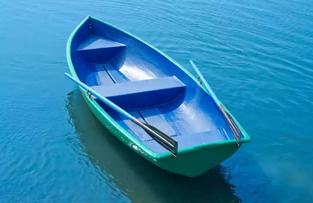Стеклопластиковая лодка Дельфин в Нальчике