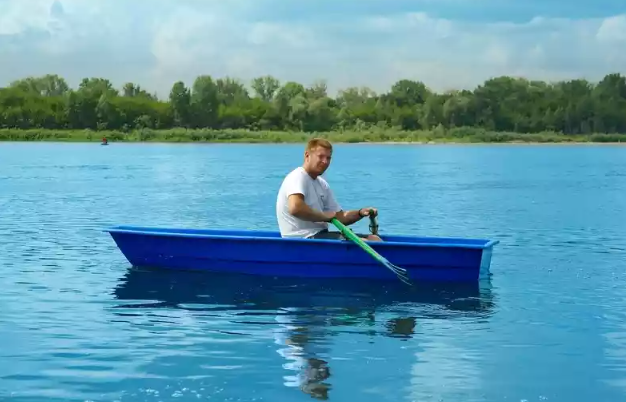 Стеклопластиковая лодка Малютка в Нальчике