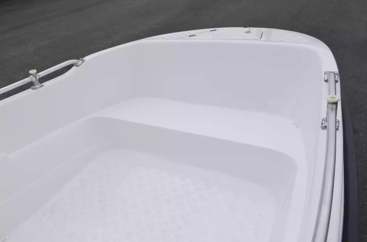 Стеклопластиковая лодка Пингвин New (тримаран) в Нальчике