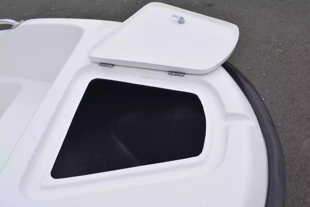 Стеклопластиковая лодка Пингвин New (тримаран) в Нальчике