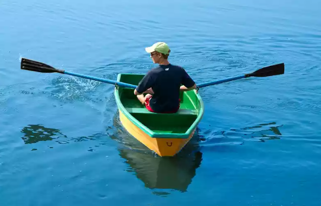 Стеклопластиковая лодка Малютка в Нальчике