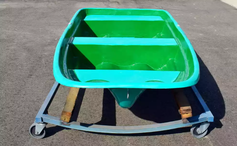 Стеклопластиковая лодка Старт (тримаран) в Нальчике