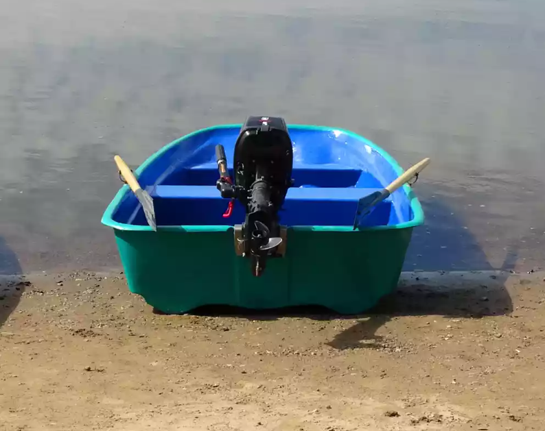 Стеклопластиковая лодка Старт (тримаран) в Нальчике