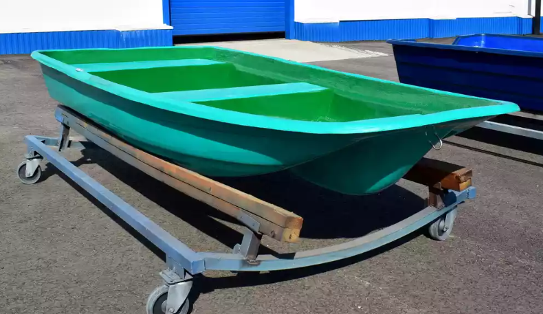 Стеклопластиковая лодка Старт (тримаран) в Нальчике
