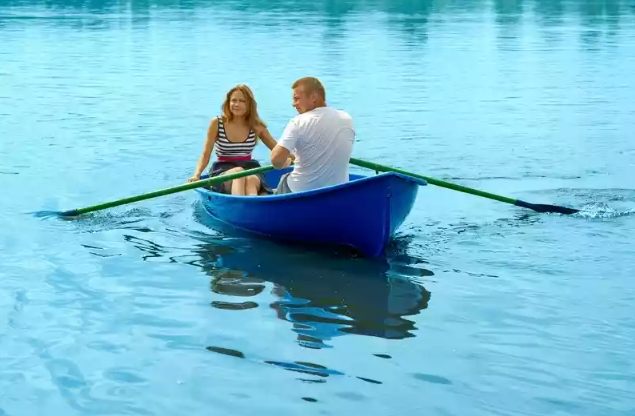 Стеклопластиковая лодка Дельфин в Нальчике