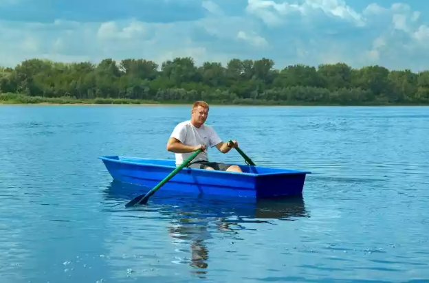 Стеклопластиковая лодка Малютка в Нальчике