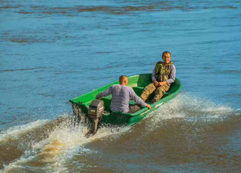 Стеклопластиковая лодка Neman-340 (тримаран) в Нальчике