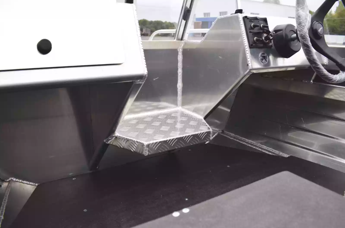 Алюминиевая лодка  Neman-400 PRO в Нальчике