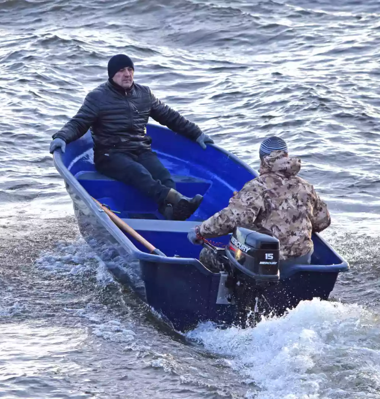 Стеклопластиковая лодка Neman-340 (тримаран) в Нальчике