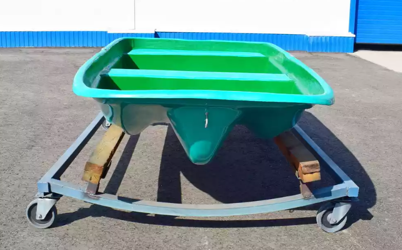 Стеклопластиковая лодка Старт (тримаран) в Нальчике