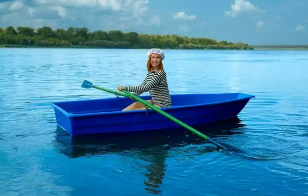 Стеклопластиковая лодка Малютка в Нальчике