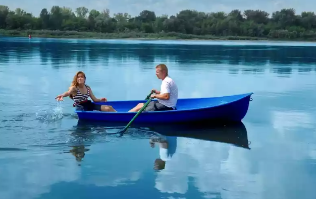 Стеклопластиковая лодка Дельфин в Нальчике