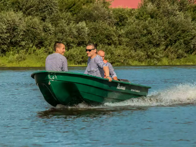 Стеклопластиковая лодка Neman-340 (тримаран) в Нальчике