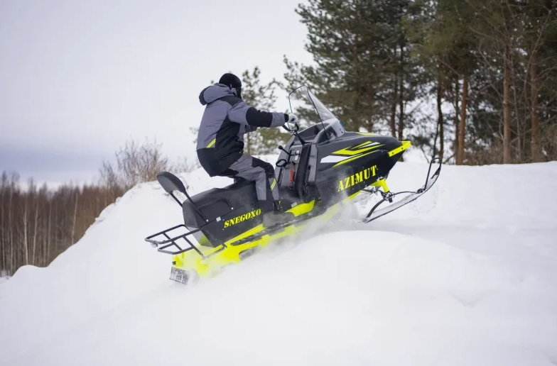 Миниснегоход Бурлак Азимут 20 л.с. , эл.запуск, реверс, тормоз гидравл, капот черный в Нальчике